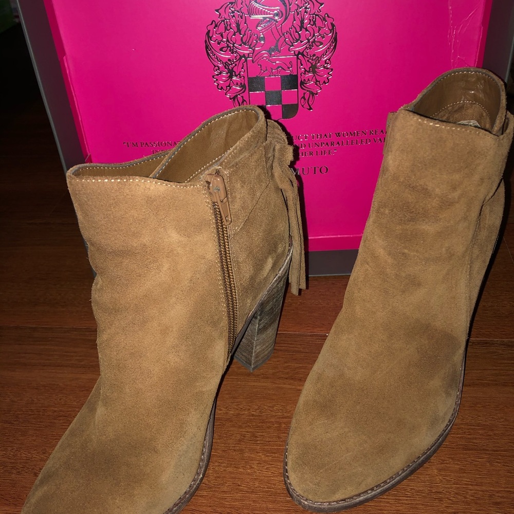 New Vince Camuto Fringe Cowgirl Boho Boots, ankle booties, NEW